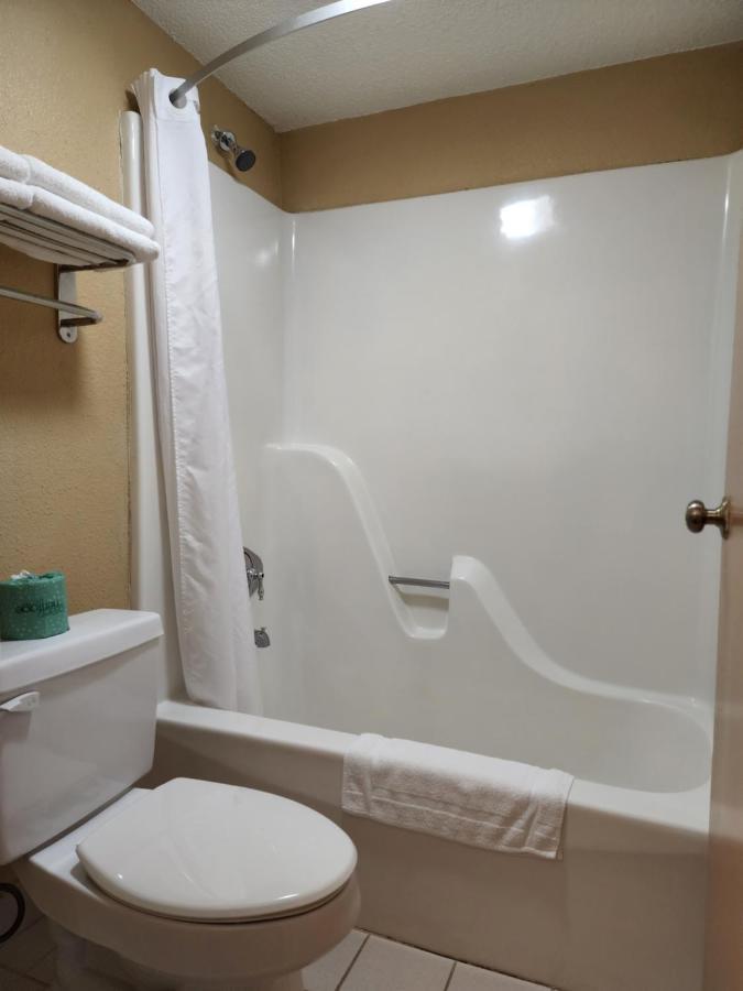 Drakes Creek Inn - Formerly The Relax Inn Hendersonville Buitenkant foto