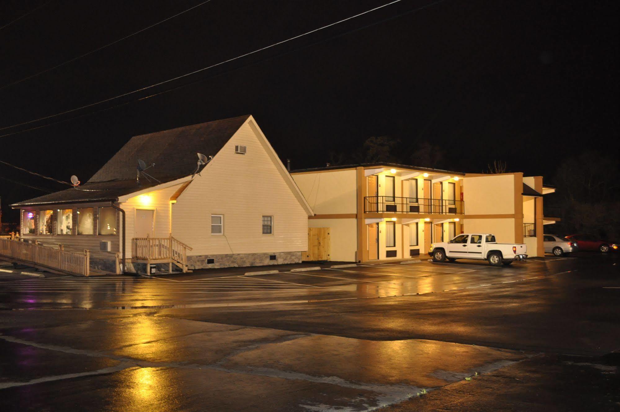 Drakes Creek Inn - Formerly The Relax Inn Hendersonville Buitenkant foto